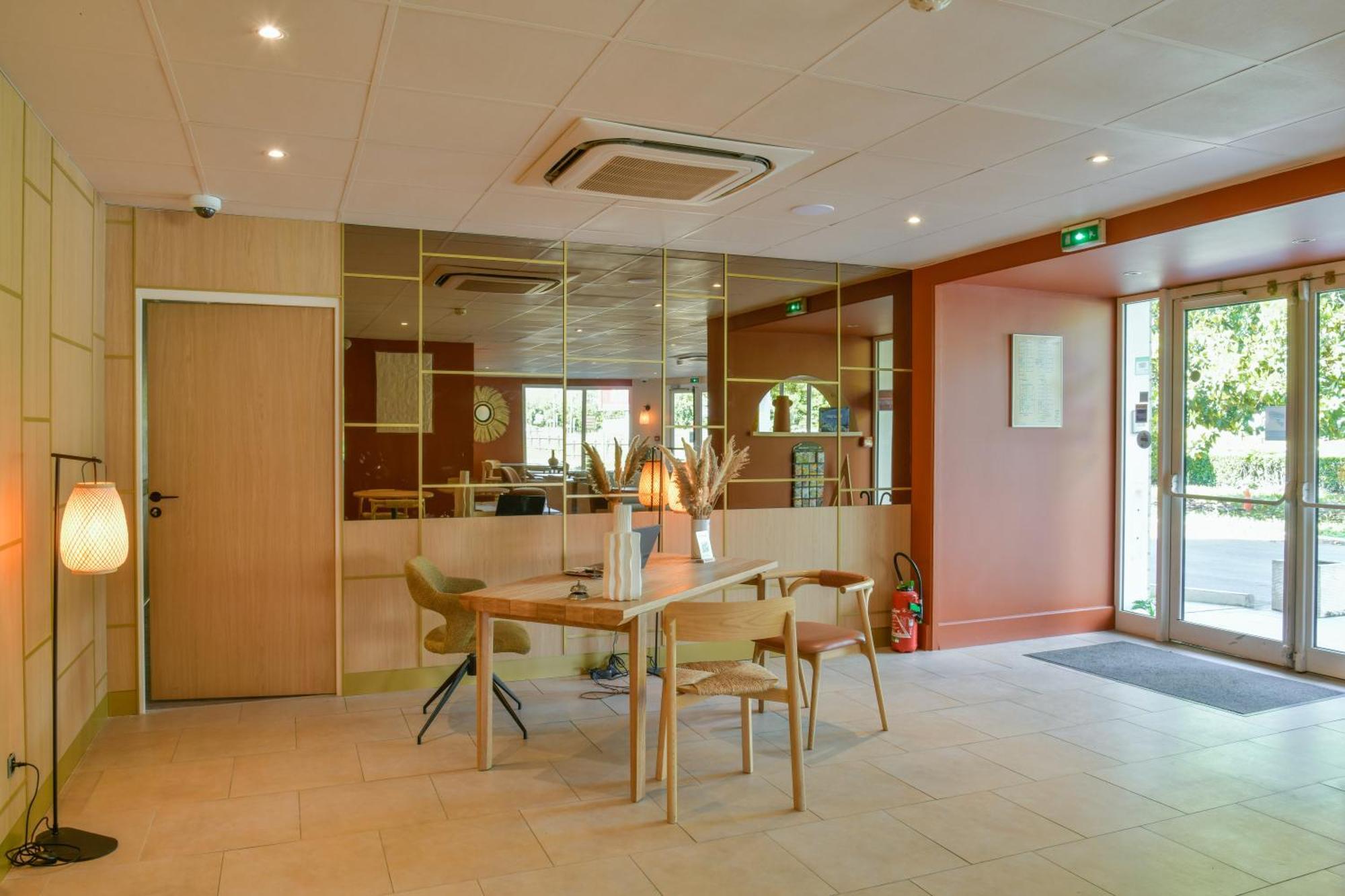 Bhoma Bourges - Hotel & Restaurant Exterior foto