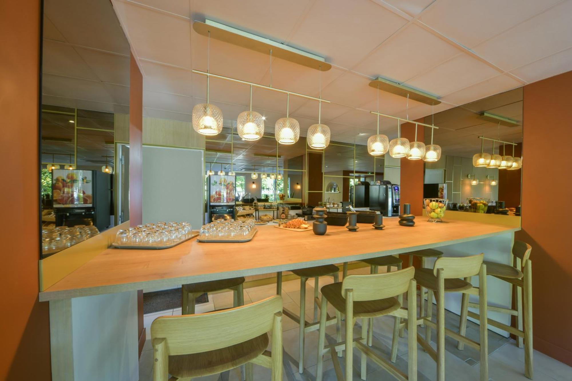 Bhoma Bourges - Hotel & Restaurant Exterior foto