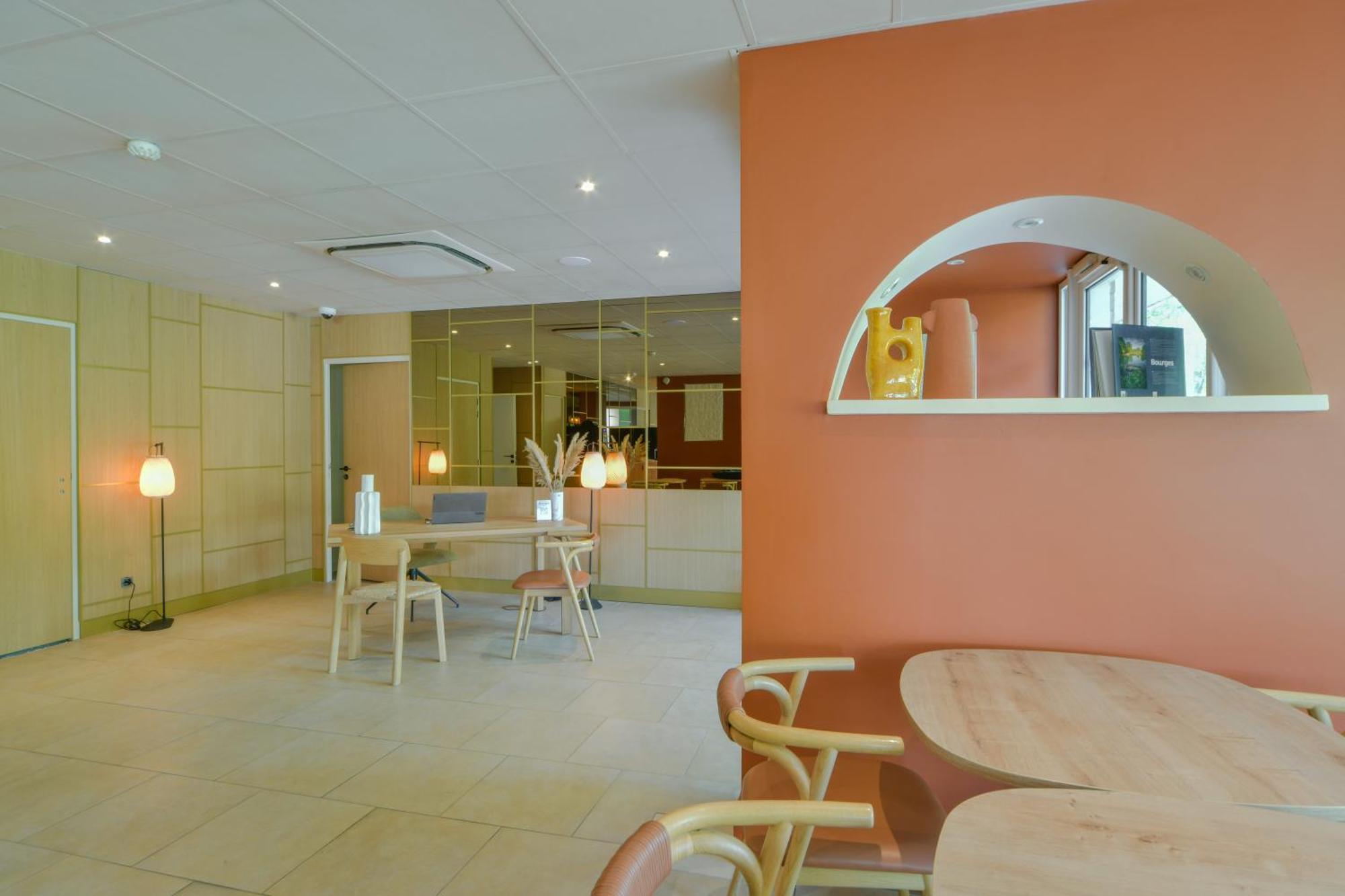 Bhoma Bourges - Hotel & Restaurant Exterior foto