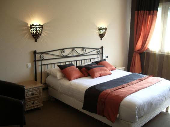 Bhoma Bourges - Hotel & Restaurant Habitación foto
